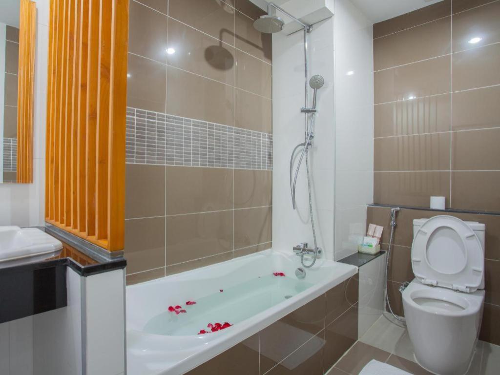 จีที เรสซิเดนซ์ โฮเต็ล Hotel บุรีรัมย์ ภายนอก รูปภาพ