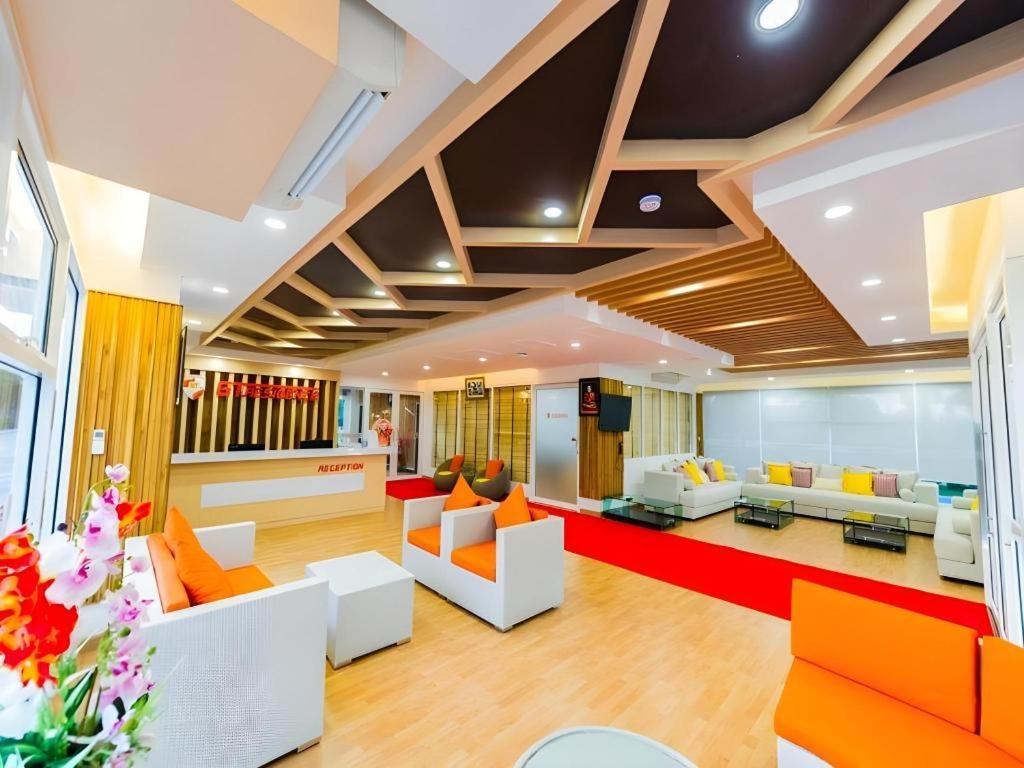 จีที เรสซิเดนซ์ โฮเต็ล Hotel บุรีรัมย์ ภายนอก รูปภาพ